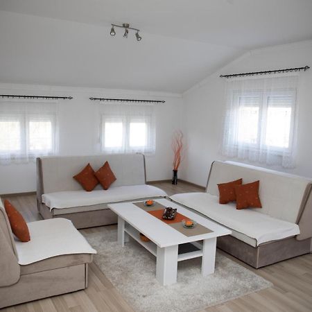 Relax Guest House Благай Экстерьер фото