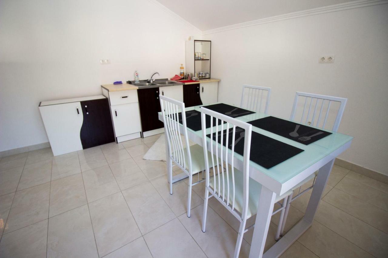 Relax Guest House Благай Экстерьер фото